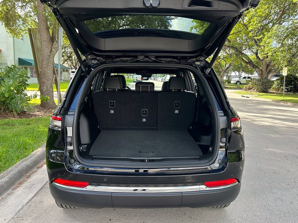 Certified 2025 Jeep Grand Cherokee Limited RWD image 33