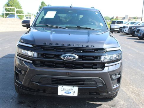 Used 2023 Ford Expedition Limited AWD/4WD image 10