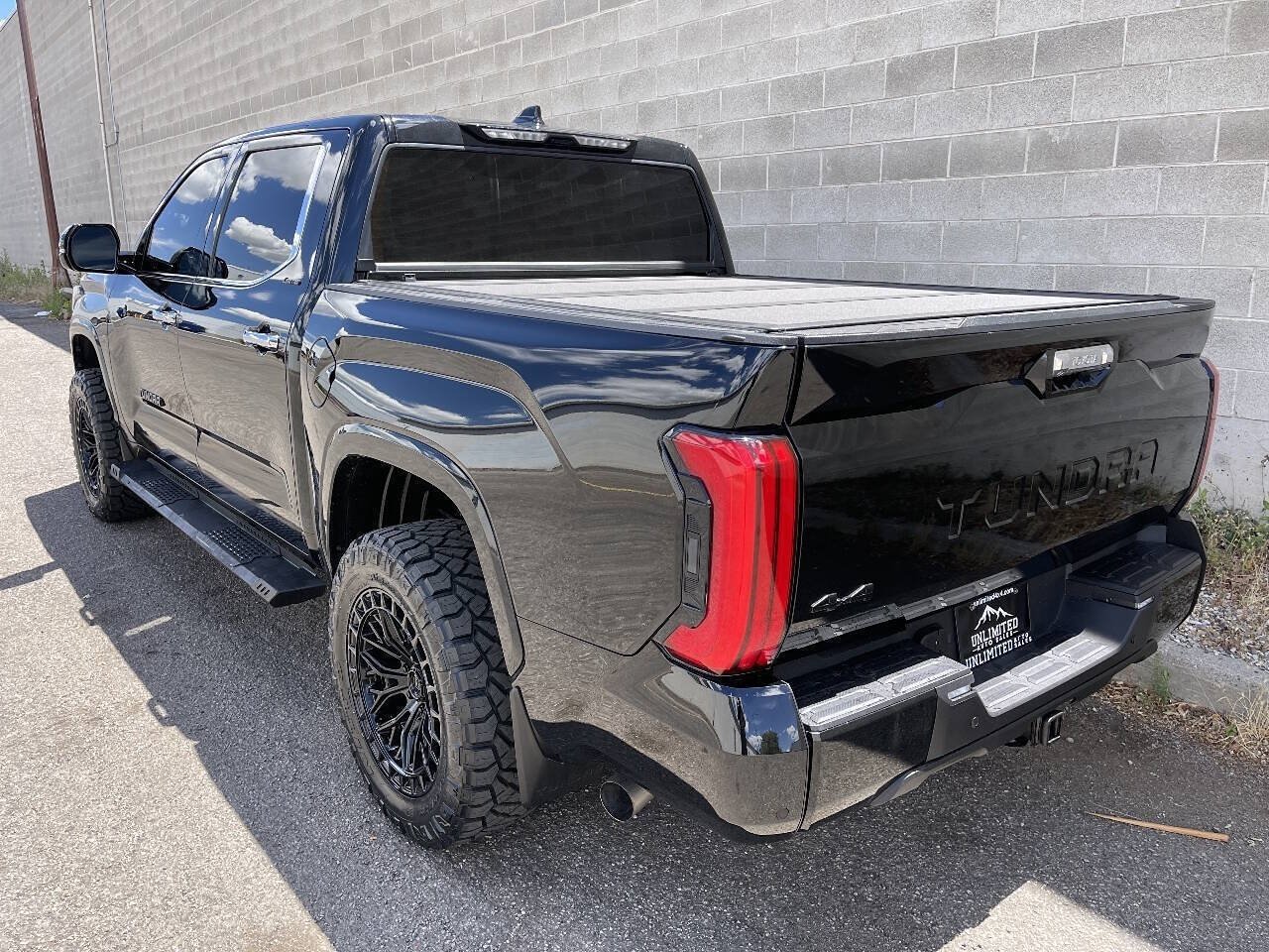 Used 2023 Toyota Tundra Limited AWD/4WD image 8