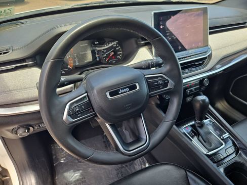 Used 2023 Jeep Compass Latitude AWD/4WD image 15