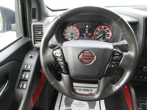 Used 2023 Nissan Frontier PRO-4X w/ Pro-4X Premium Package AWD/4WD image 13
