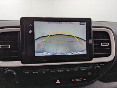 Used 2023 Hyundai Venue Limited image 29