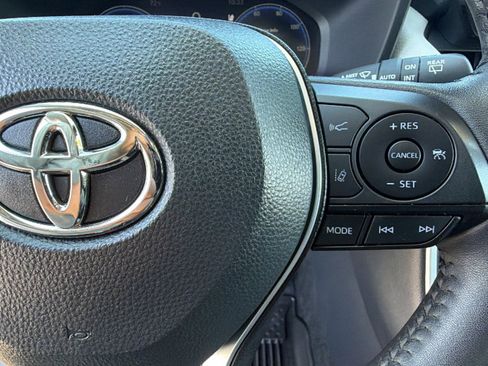Certified 2025 Toyota RAV4 Limited w/ Advanced Technology Package AWD/4WD image 20
