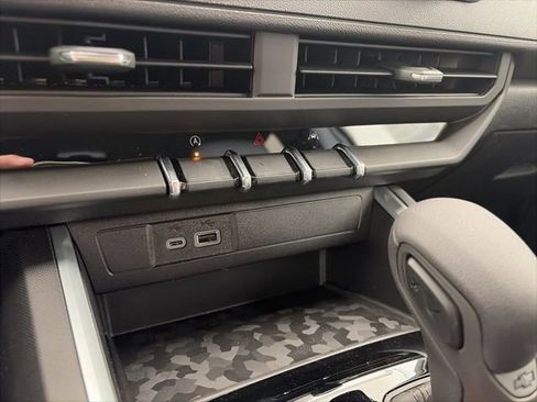 New 2026 Chevrolet Colorado Trail Boss AWD/4WD image 19