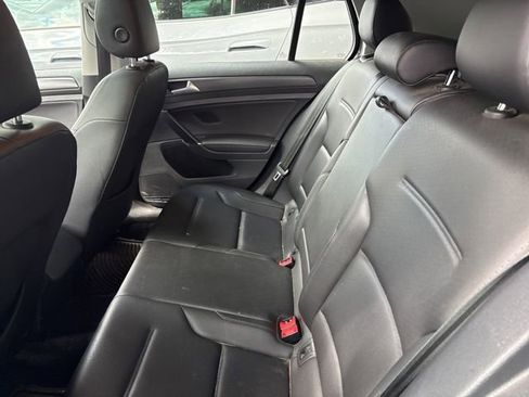 Used 2019 Volkswagen Golf SE FWD image 8