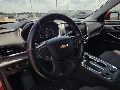 Used 2019 Chevrolet Traverse LT FWD image 14