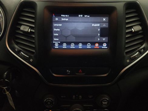 Used 2020 Jeep Cherokee Latitude FWD image 25
