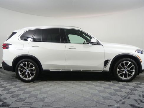 Used 2024 BMW X5 sDrive40i RWD image 2
