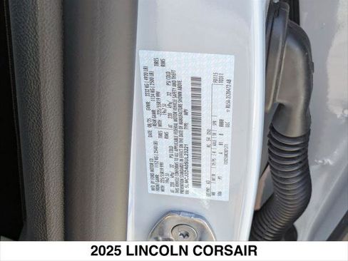 New 2025 Lincoln Corsair Reserve image 15