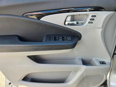 Used 2016 Honda Pilot Touring image 25