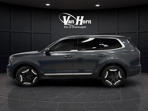 Used 2024 Kia Telluride EX image 13