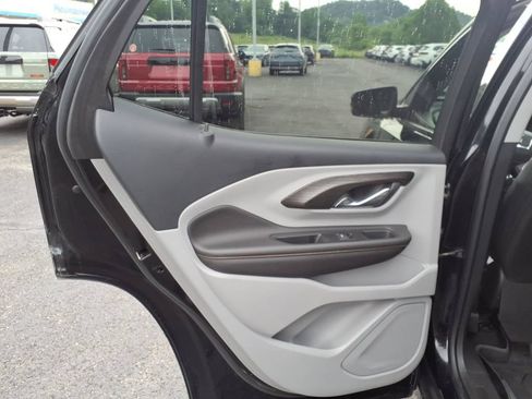 Used 2019 GMC Terrain SLT w/ Preferred Package AWD/4WD image 16