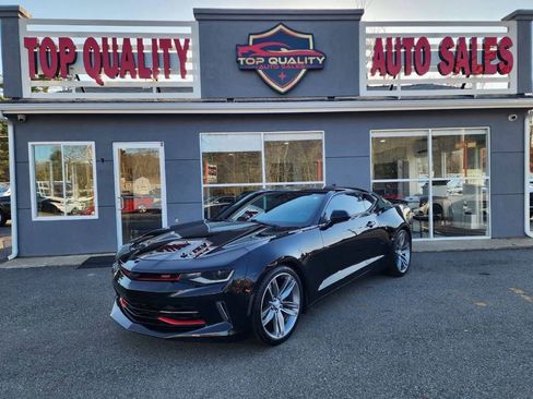 Used 2017 Chevrolet Camaro LT RWD image 1