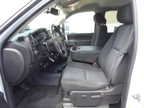 Used 2011 Chevrolet Silverado 2500 LT w/ Interior Plus Package AWD/4WD image 21
