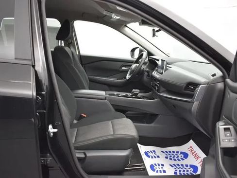 Used 2025 Nissan Rogue SV FWD image 17