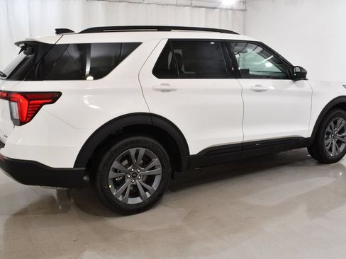 New 2026 Ford Explorer Active w/ Active Comfort Package AWD/4WD image 11
