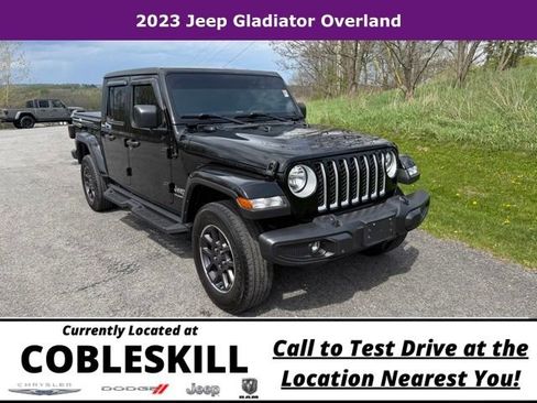 Used 2023 Jeep Gladiator Overland AWD/4WD image 1