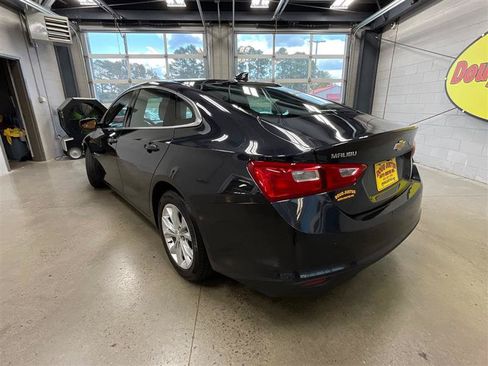 Used 2023 Chevrolet Malibu LT w/ Driver Confidence Package FWD image 3