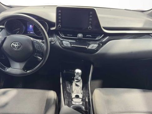 Used 2019 Toyota C-HR XLE FWD image 16