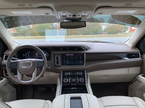 Used 2023 GMC Yukon Denali image 28