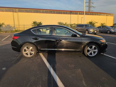 Used 2013 Acura ILX w/ Premium Package FWD image 7