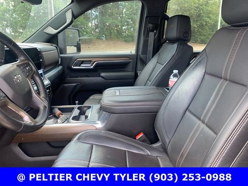 Used 2024 Chevrolet Silverado 2500 High Country w/ High Country Premium Package AWD/4WD image 12
