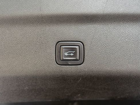 Certified 2024 GMC Yukon AT4 w/ AT4 Premium Package AWD/4WD image 37