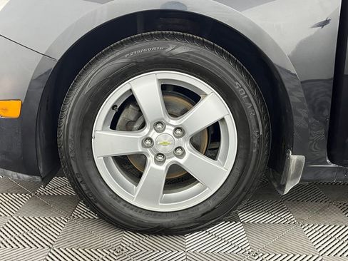 Used 2015 Chevrolet Cruze LT w/ Technology Package image 38
