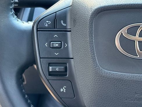 Used 2024 Toyota Prius Limited image 17