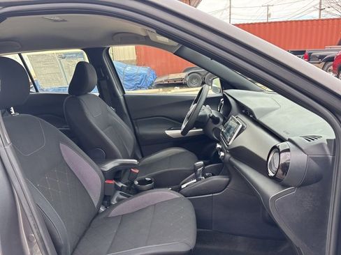 Used 2020 Nissan Kicks SV image 13
