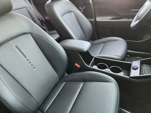 Certified 2025 Hyundai Kona Limited AWD/4WD image 9
