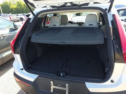 Used 2026 Volvo XC40 B5 Plus AWD/4WD image 8