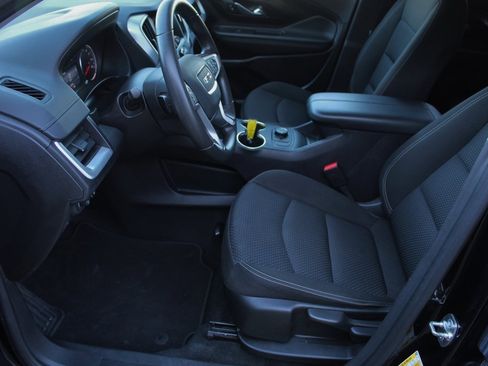 Used 2024 GMC Terrain SLE image 25