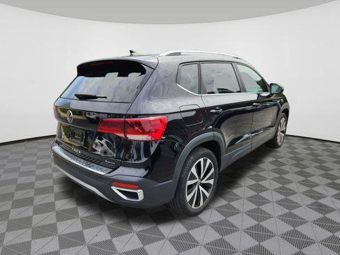 Used 2023 Volkswagen Taos SE AWD/4WD image 4