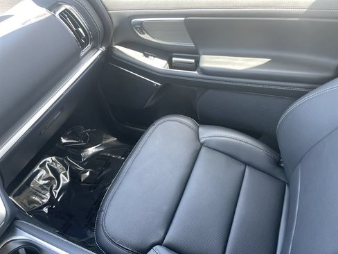 New 2027 Ford Expedition Platinum RWD image 17