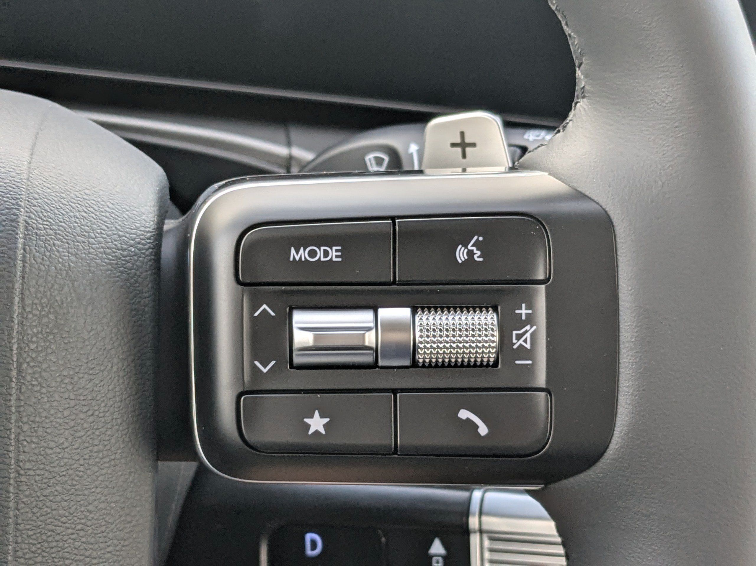 New 2027 Hyundai Santa Fe SEL FWD image 32