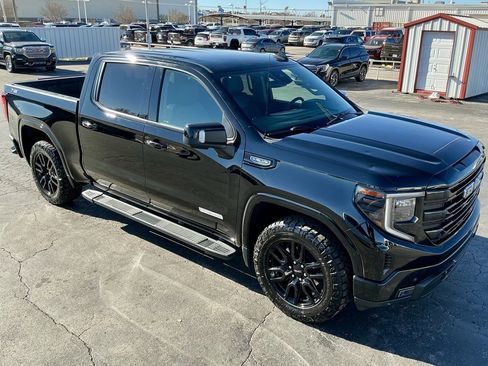 Used 2024 GMC Sierra 1500 Elevation w/ Elevation Premium Package image 4