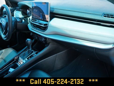 Used 2025 Jeep Compass Limited AWD/4WD image 21