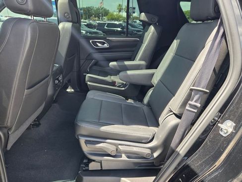Certified 2022 Chevrolet Tahoe Z71 w/ Luxury Package AWD/4WD image 9