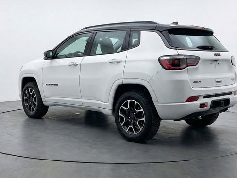 Used 2025 Jeep Compass Trailhawk w/ Trailer Tow Group AWD/4WD image 6