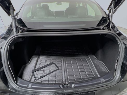 Used 2023 Tesla Model 3 Performance image 31