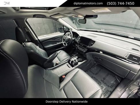 Used 2019 Honda Pilot Touring image 17