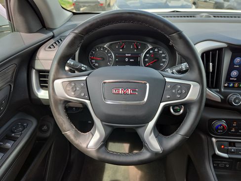 Used 2024 GMC Terrain SLT image 18