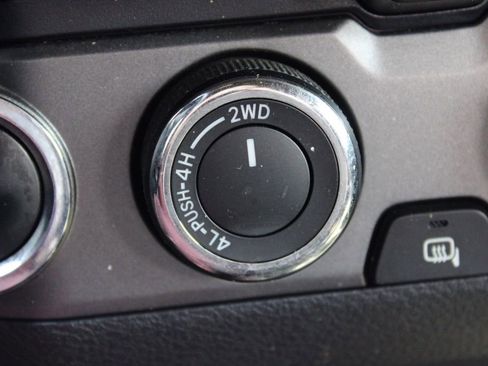 Used 2016 Toyota Tacoma TRD Off-Road w/ Exterior Package image 36