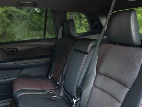 Used 2025 Honda Passport Black Edition image 18