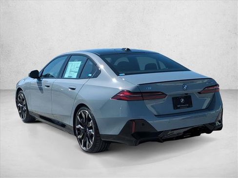 New 2026 BMW i5 eDrive40 w/ M Sport Package RWD image 9