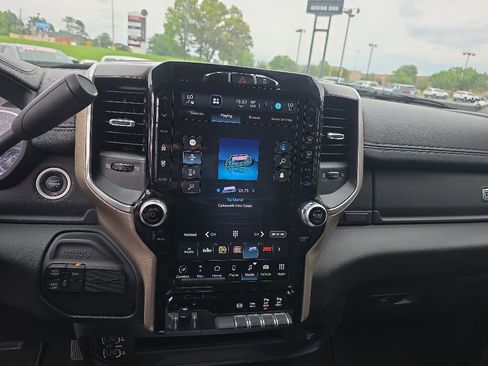 Used 2024 RAM 2500 Laramie AWD/4WD image 21