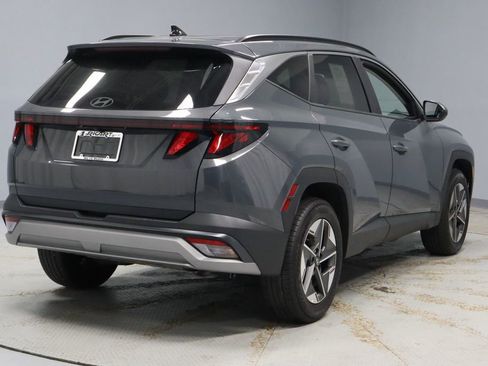 Certified 2025 Hyundai Tucson SEL AWD/4WD image 11