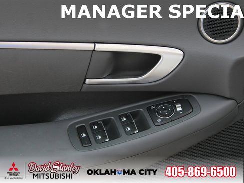 Used 2022 Hyundai Sonata SE w/ Preferred Accessory Package image 12