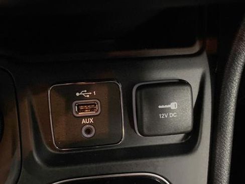 Used 2020 Jeep Cherokee Latitude Plus AWD/4WD image 32
